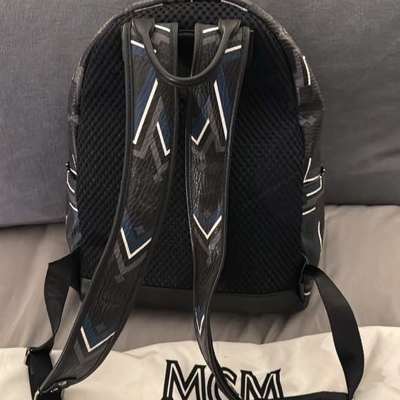 MCM Stark Gunta M Stripe Backpack in Visetos - Picture 5 of 9